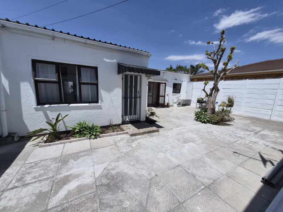 1 Bedroom Property for Sale in Rylands Western Cape